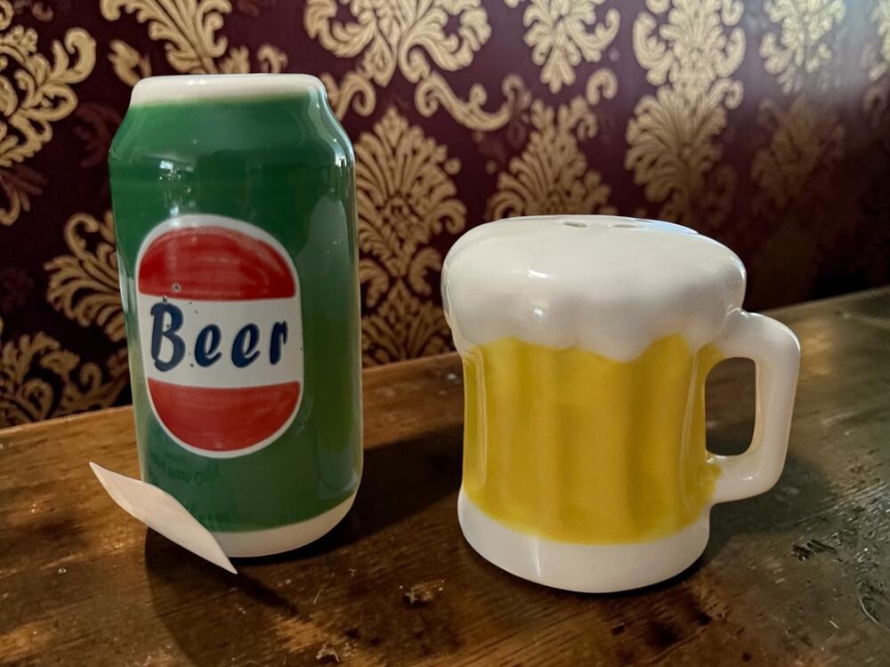 Cracker Barrel Beer Can and Frothy Mug Mini Salt and Pepper shakers 2026